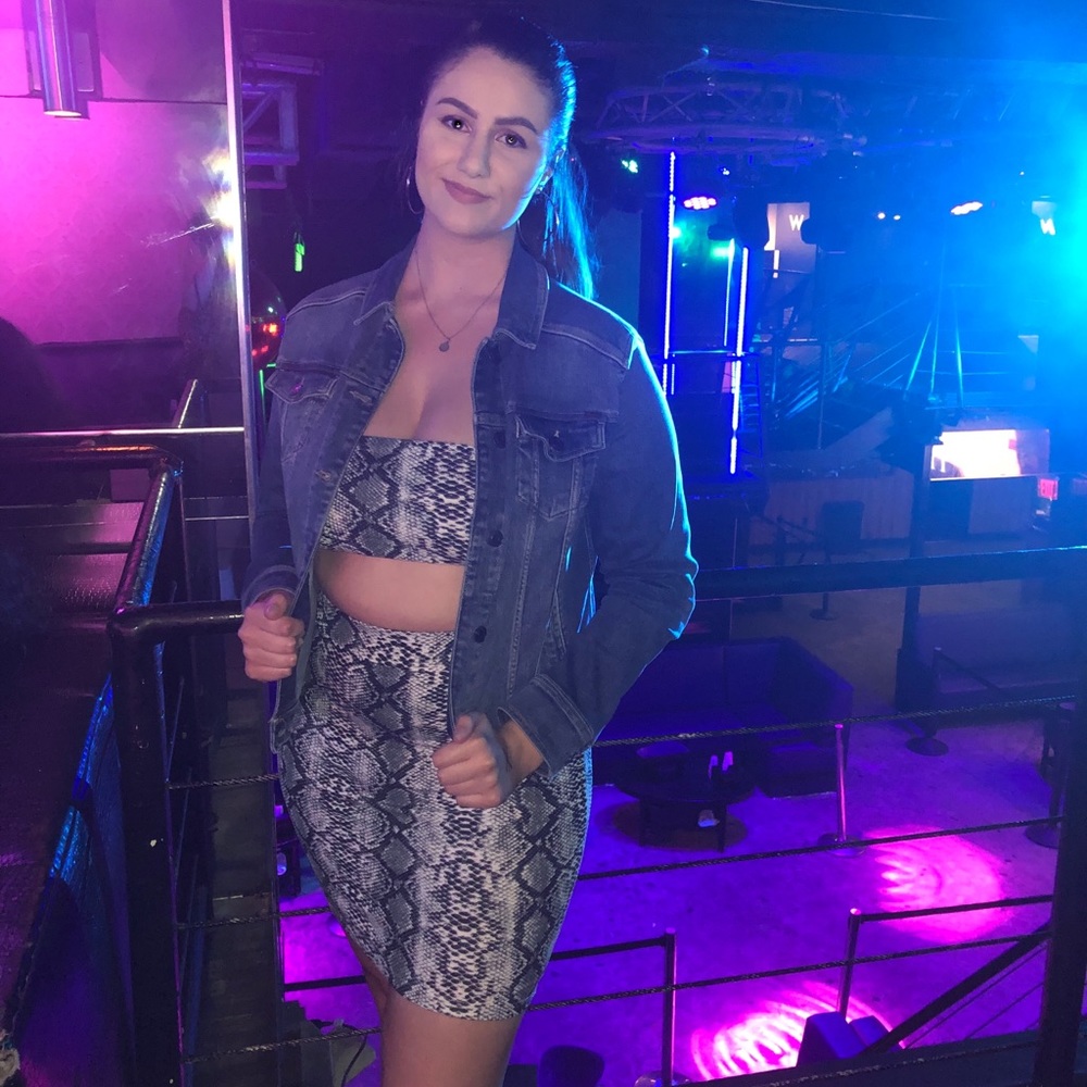 Meet your Posher, Alexandria